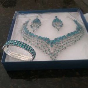 Stunning Necklace Turquoise  And Clear  Rhine Stones and Crystals